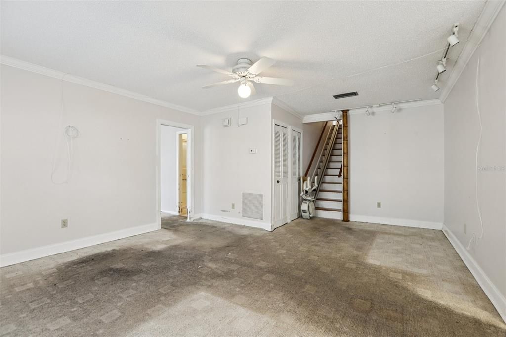 For Sale: $135,000 (2 beds, 2 baths, 1272 Square Feet)