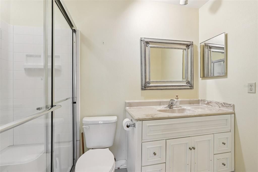 For Sale: $135,000 (2 beds, 2 baths, 1272 Square Feet)