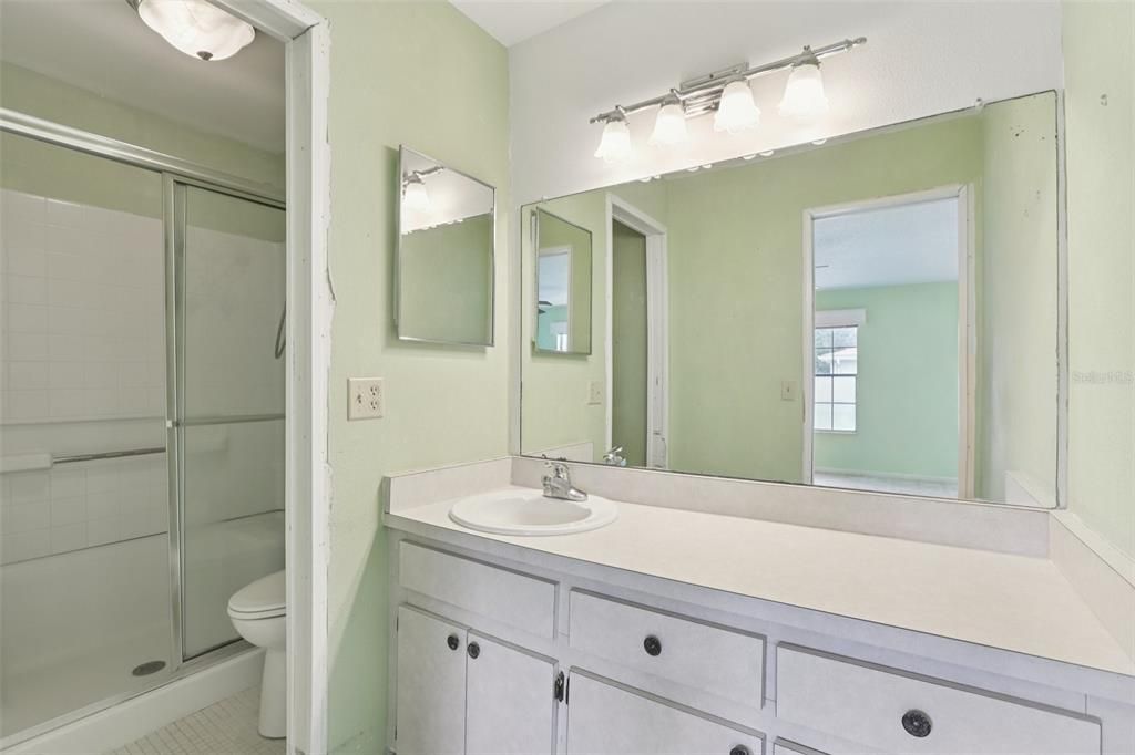 For Sale: $135,000 (2 beds, 2 baths, 1272 Square Feet)