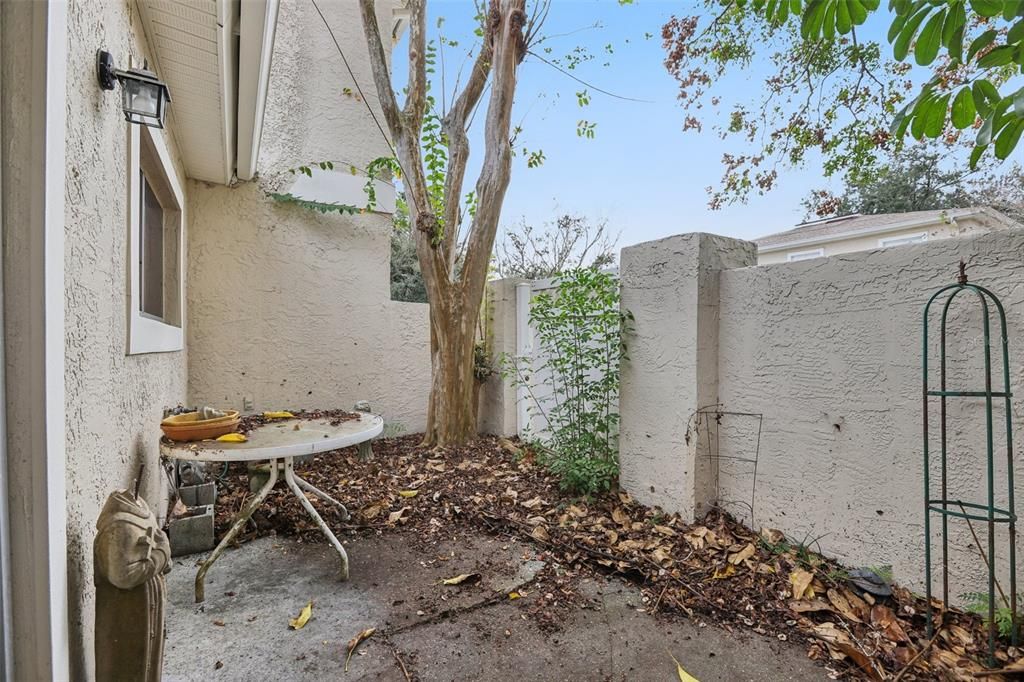 For Sale: $135,000 (2 beds, 2 baths, 1272 Square Feet)