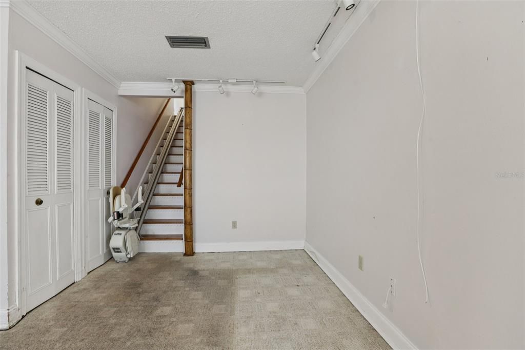 For Sale: $135,000 (2 beds, 2 baths, 1272 Square Feet)