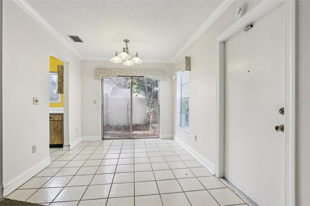 For Sale: $135,000 (2 beds, 2 baths, 1272 Square Feet)