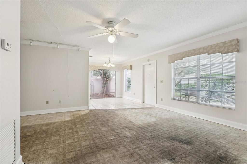 For Sale: $135,000 (2 beds, 2 baths, 1272 Square Feet)