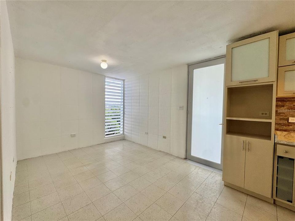 На продажу: $77,000 (3 спален, 1 ванн, 740 Квадратных фут)