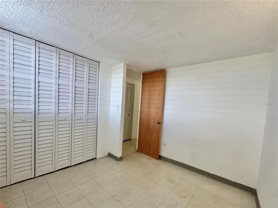 На продажу: $77,000 (3 спален, 1 ванн, 740 Квадратных фут)