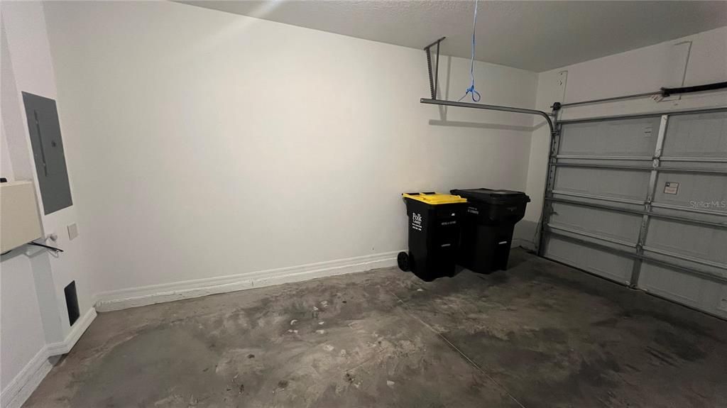 For Rent: $1,900 (3 beds, 2 baths, 1404 Square Feet)