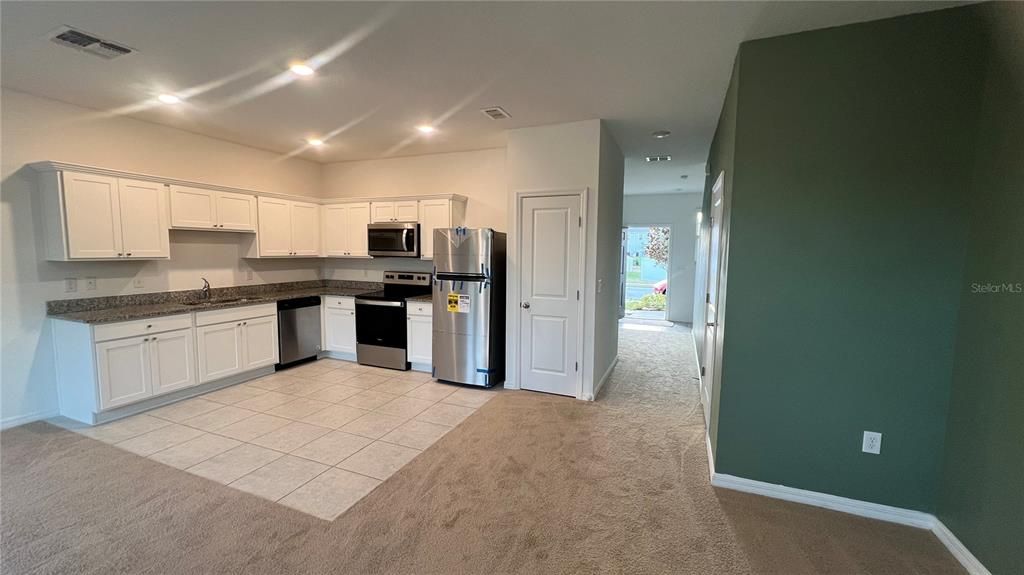 For Rent: $1,900 (3 beds, 2 baths, 1404 Square Feet)