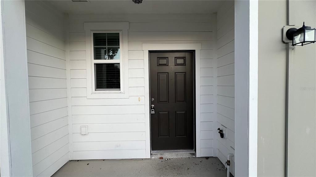 For Rent: $1,900 (3 beds, 2 baths, 1404 Square Feet)