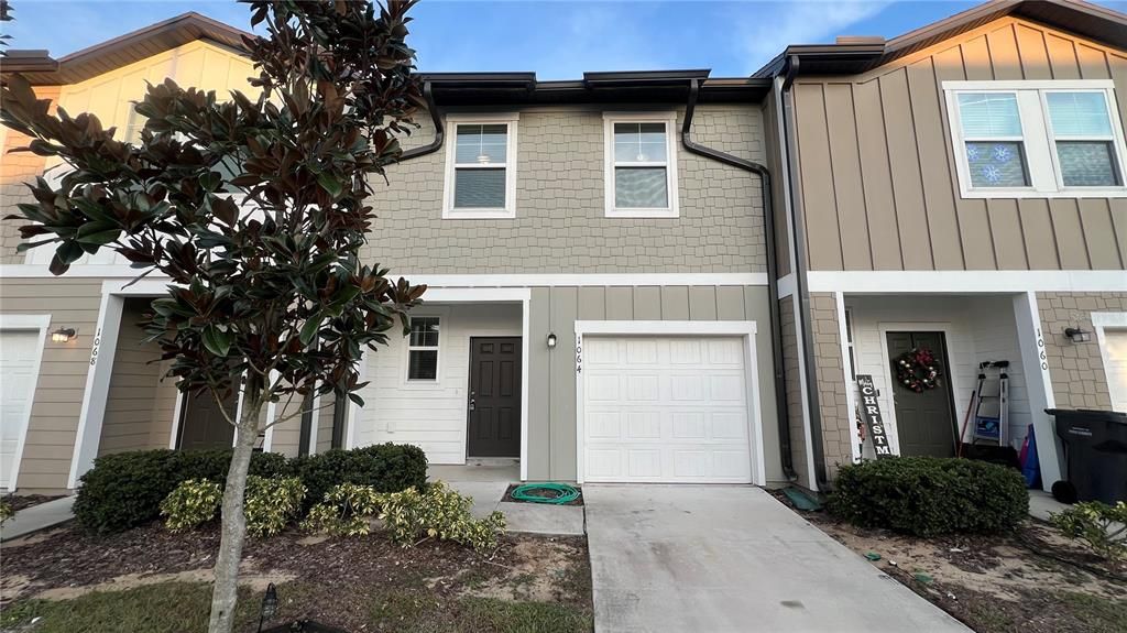 For Rent: $1,900 (3 beds, 2 baths, 1404 Square Feet)