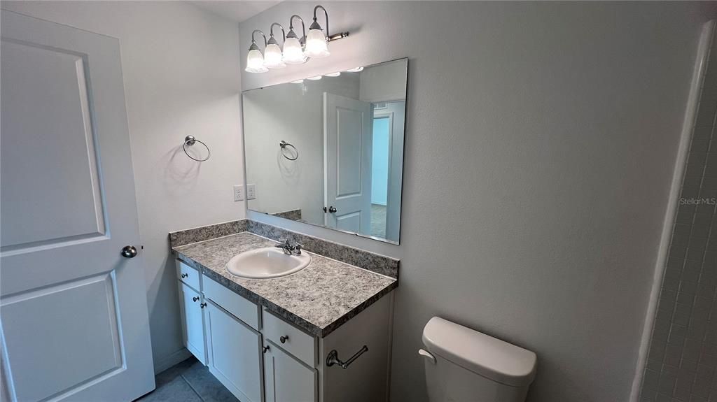 For Rent: $1,900 (3 beds, 2 baths, 1404 Square Feet)