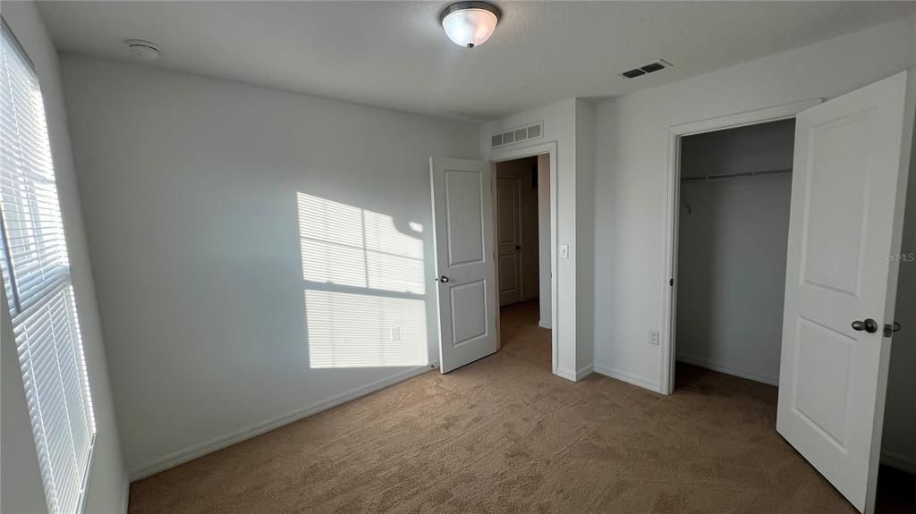 For Rent: $1,900 (3 beds, 2 baths, 1404 Square Feet)