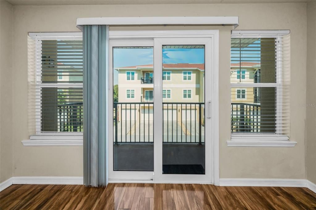 На продажу: $249,000 (3 спален, 2 ванн, 1228 Квадратных фут)