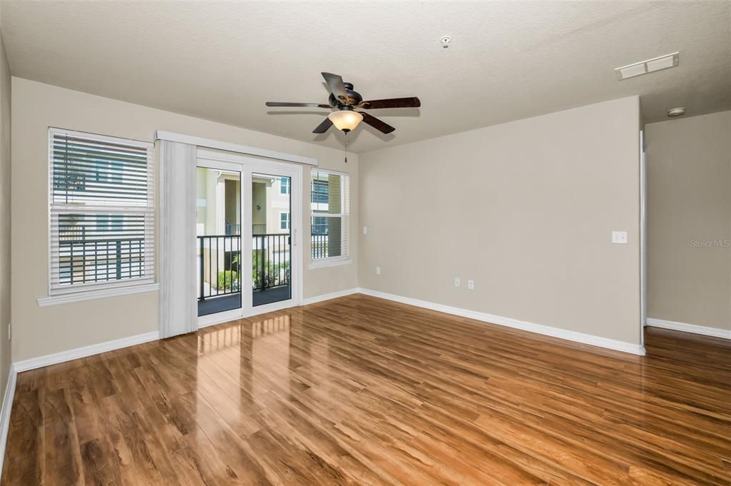 На продажу: $249,000 (3 спален, 2 ванн, 1228 Квадратных фут)