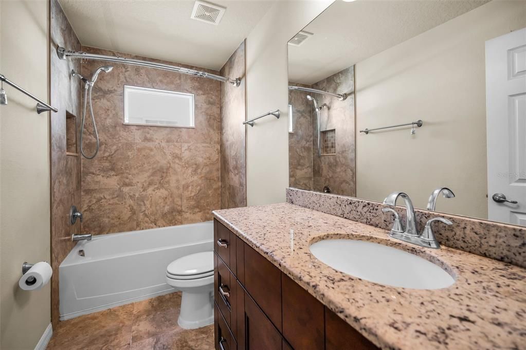 На продажу: $249,000 (3 спален, 2 ванн, 1228 Квадратных фут)