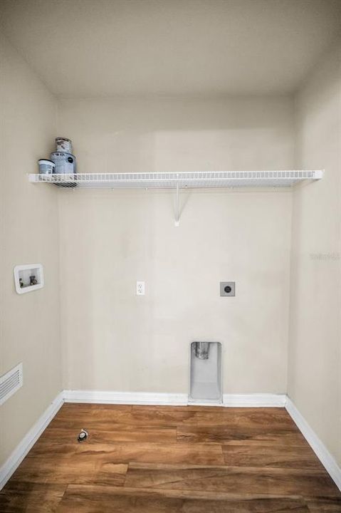 На продажу: $249,000 (3 спален, 2 ванн, 1228 Квадратных фут)