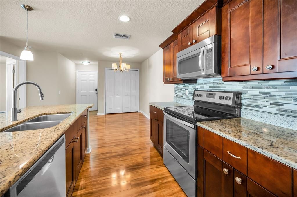 На продажу: $249,000 (3 спален, 2 ванн, 1228 Квадратных фут)