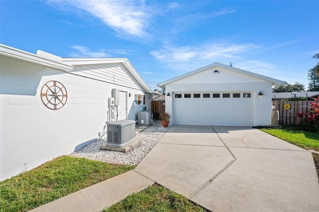 待售: $349,000 (3 贝兹, 2 浴室, 1217 平方英尺)