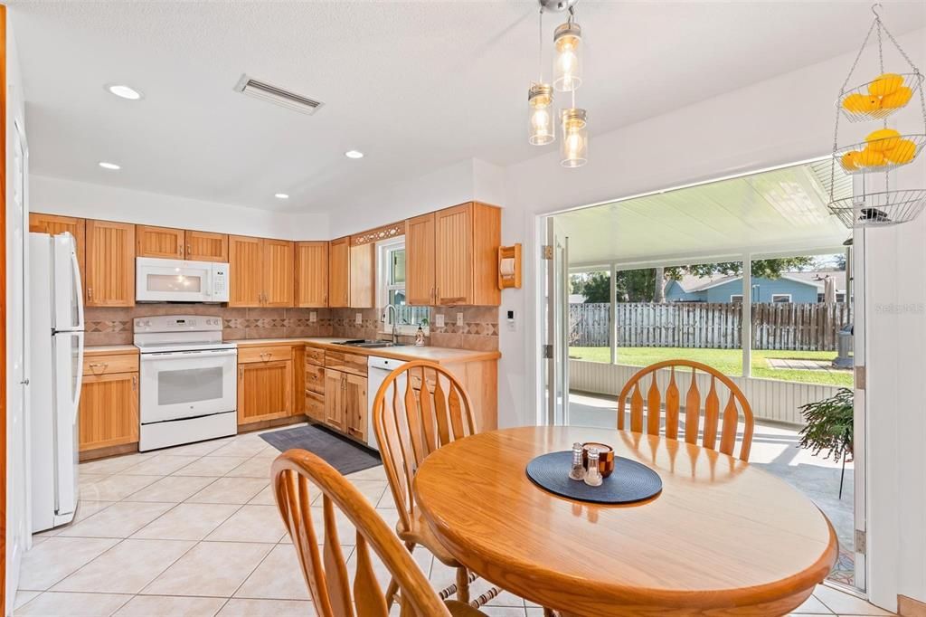 待售: $349,000 (3 贝兹, 2 浴室, 1217 平方英尺)