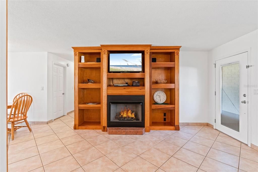 待售: $349,000 (3 贝兹, 2 浴室, 1217 平方英尺)