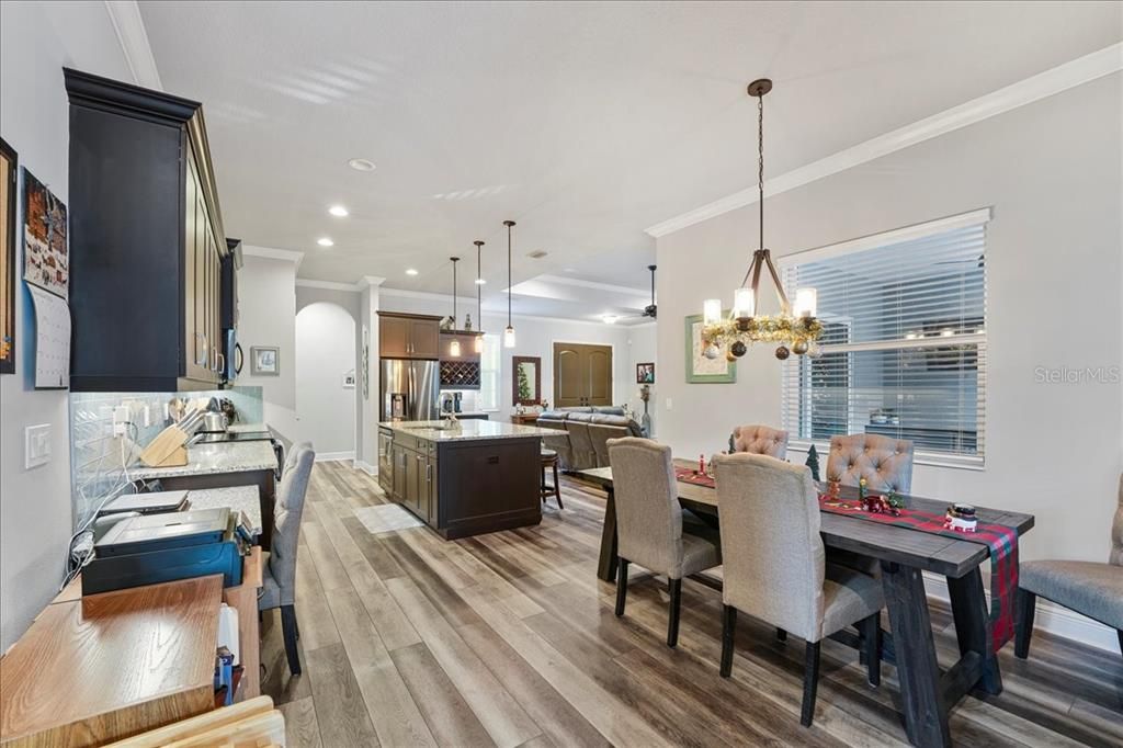 待售: $675,000 (3 贝兹, 2 浴室, 2287 平方英尺)