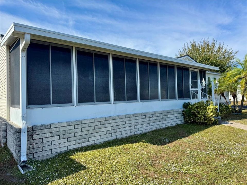 For Sale: $199,000 (3 beds, 2 baths, 1593 Square Feet)