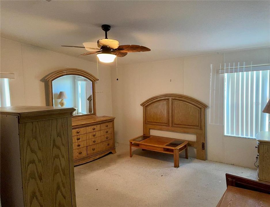 For Sale: $199,000 (3 beds, 2 baths, 1593 Square Feet)