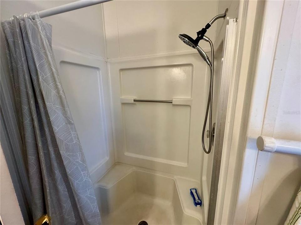 For Sale: $199,000 (3 beds, 2 baths, 1593 Square Feet)