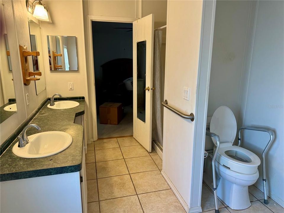 For Sale: $199,000 (3 beds, 2 baths, 1593 Square Feet)