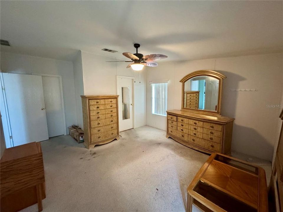 For Sale: $199,000 (3 beds, 2 baths, 1593 Square Feet)