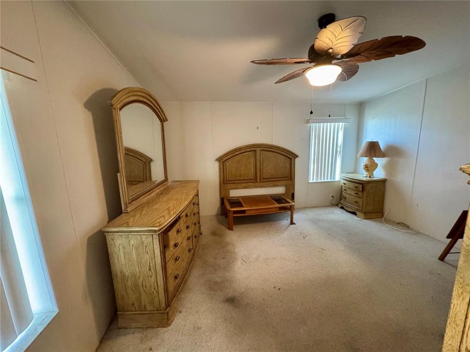 For Sale: $199,000 (3 beds, 2 baths, 1593 Square Feet)