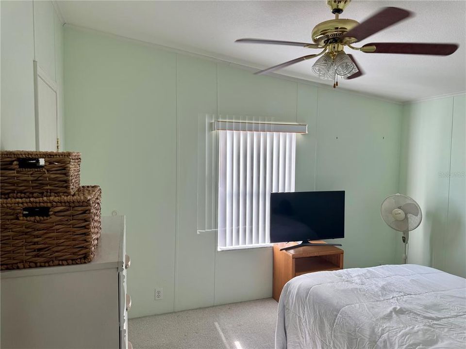 For Sale: $199,000 (3 beds, 2 baths, 1593 Square Feet)