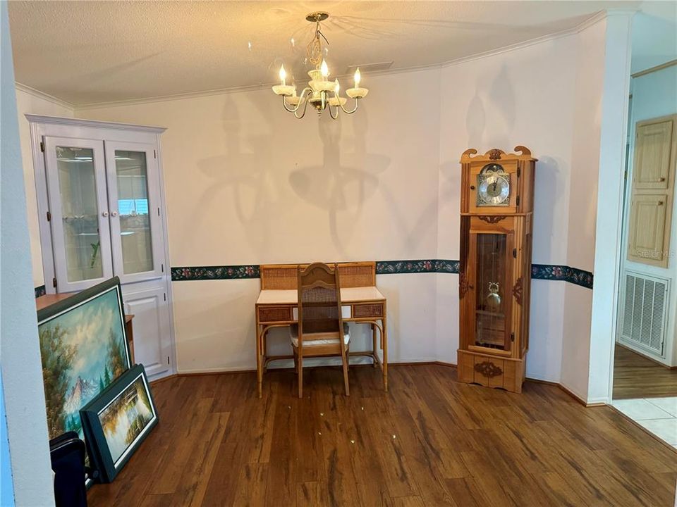 For Sale: $199,000 (3 beds, 2 baths, 1593 Square Feet)