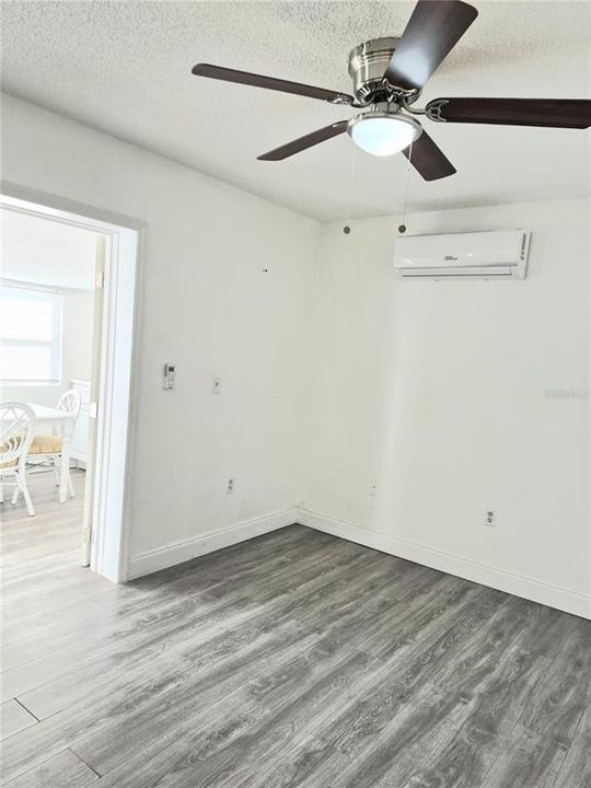 For Sale: $289,900 (3 beds, 3 baths, 1284 Square Feet)