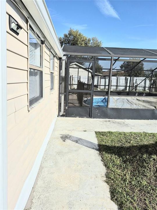 For Sale: $289,900 (3 beds, 3 baths, 1284 Square Feet)