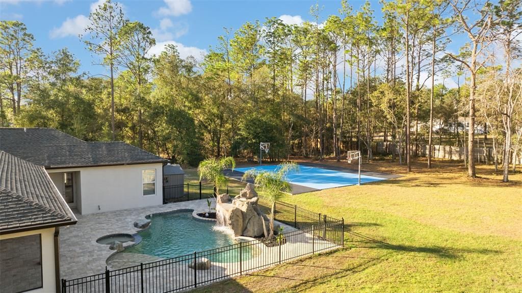 En Venta: $975,000 (4 camas, 3 baños, 3093 Pies cuadrados)