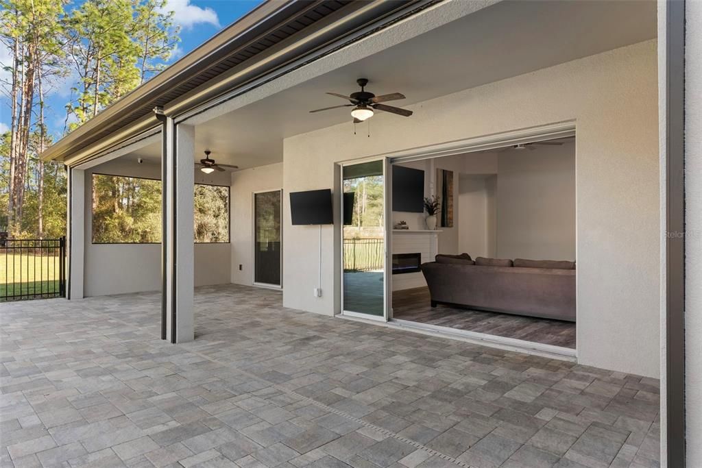 En Venta: $975,000 (4 camas, 3 baños, 3093 Pies cuadrados)