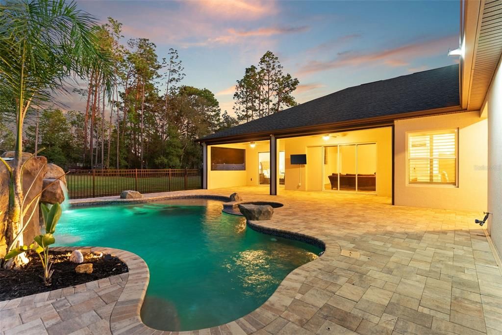 En Venta: $975,000 (4 camas, 3 baños, 3093 Pies cuadrados)