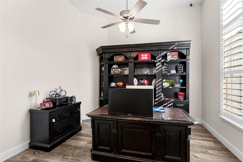 En Venta: $975,000 (4 camas, 3 baños, 3093 Pies cuadrados)