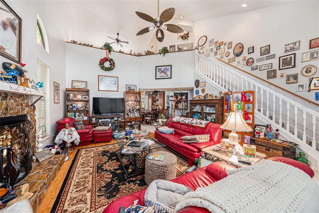 For Sale: $375,000 (3 beds, 2 baths, 1600 Square Feet)