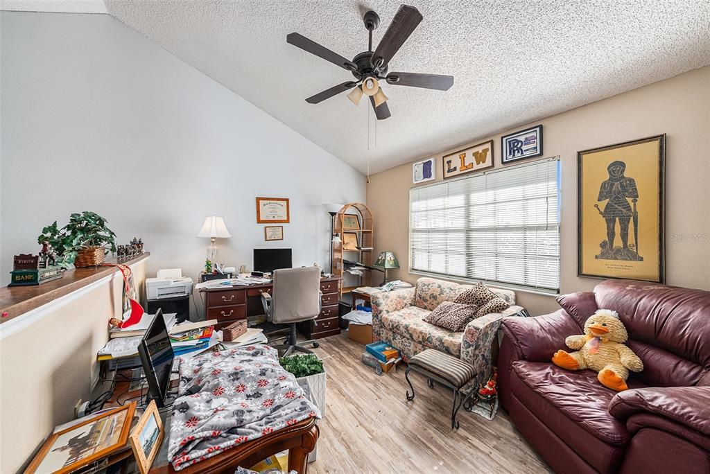 For Sale: $375,000 (3 beds, 2 baths, 1600 Square Feet)