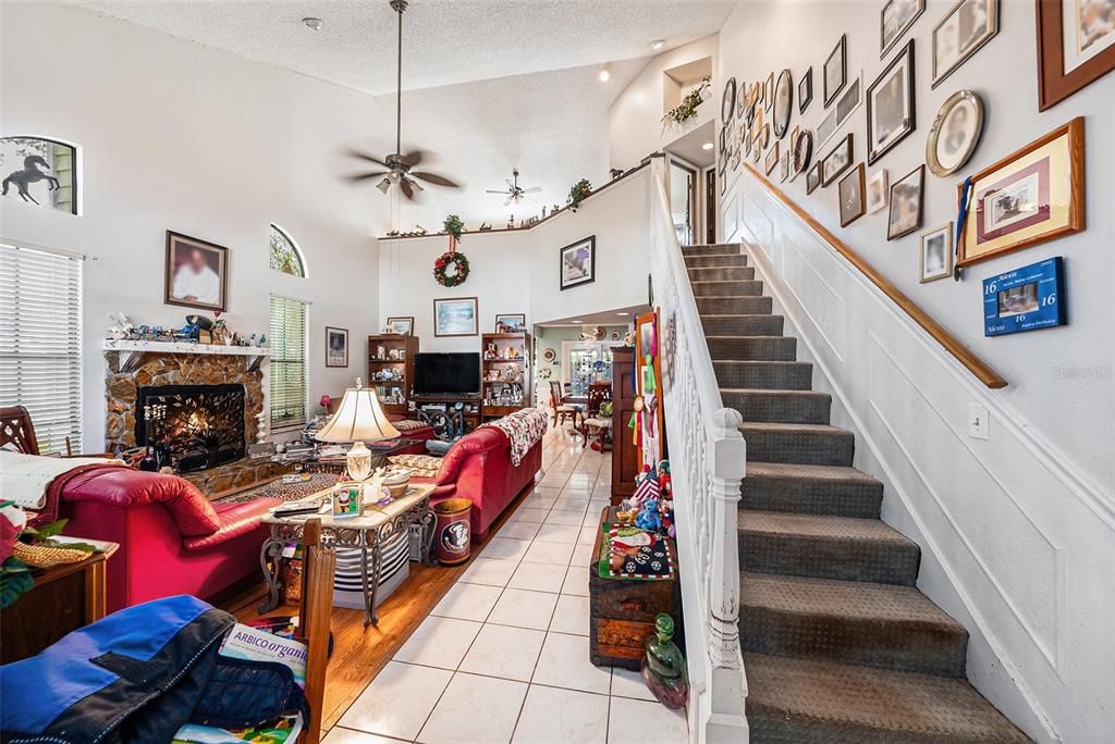 For Sale: $375,000 (3 beds, 2 baths, 1600 Square Feet)