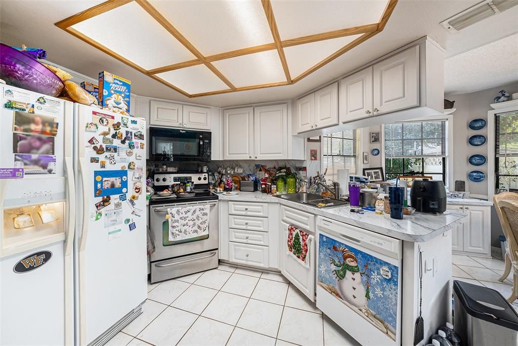 For Sale: $375,000 (3 beds, 2 baths, 1600 Square Feet)