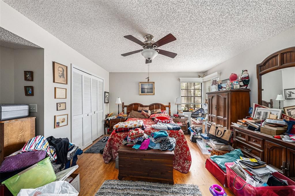 For Sale: $375,000 (3 beds, 2 baths, 1600 Square Feet)