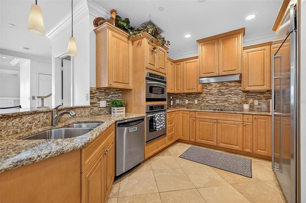 En Venta: $1,825,000 (3 camas, 2 baños, 2530 Pies cuadrados)