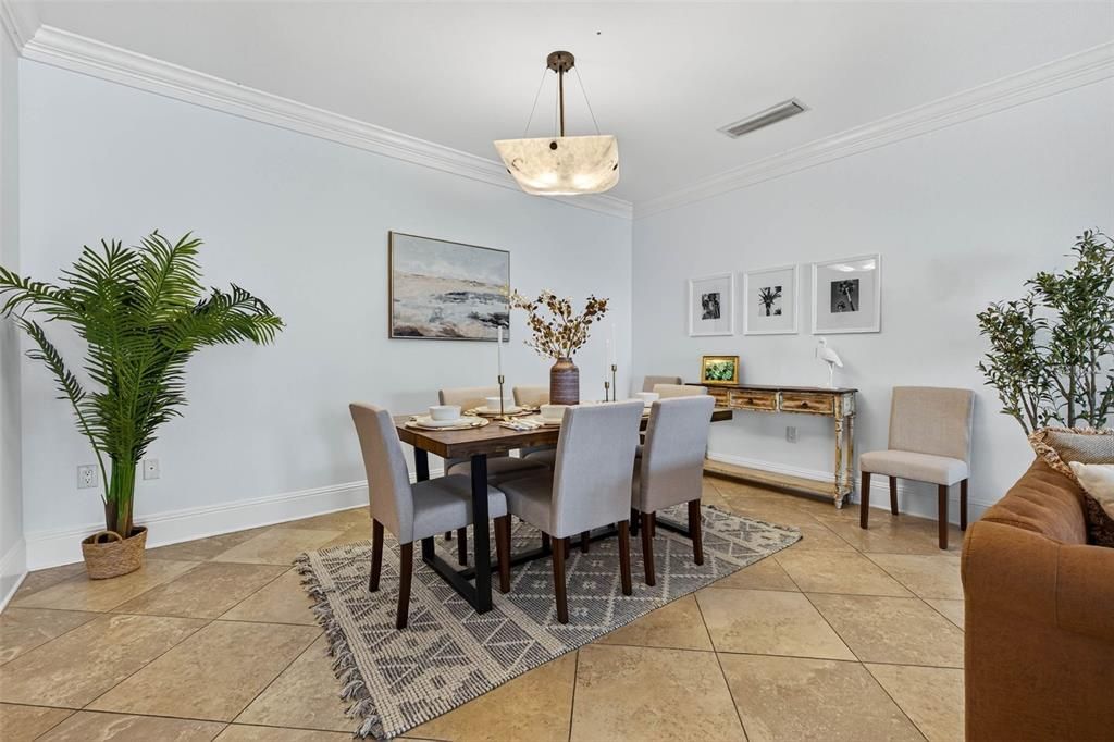 En Venta: $1,825,000 (3 camas, 2 baños, 2530 Pies cuadrados)