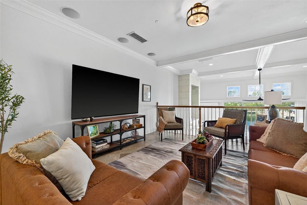 En Venta: $1,825,000 (3 camas, 2 baños, 2530 Pies cuadrados)