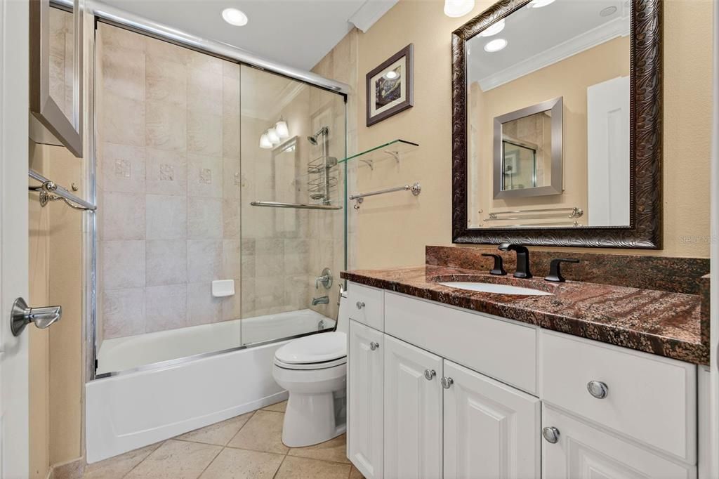 En Venta: $1,825,000 (3 camas, 2 baños, 2530 Pies cuadrados)