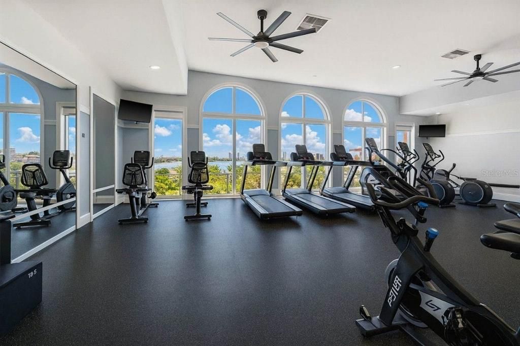 En Venta: $1,825,000 (3 camas, 2 baños, 2530 Pies cuadrados)