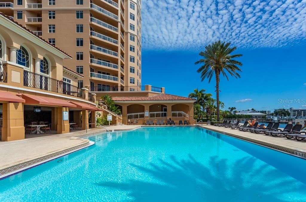 En Venta: $1,825,000 (3 camas, 2 baños, 2530 Pies cuadrados)