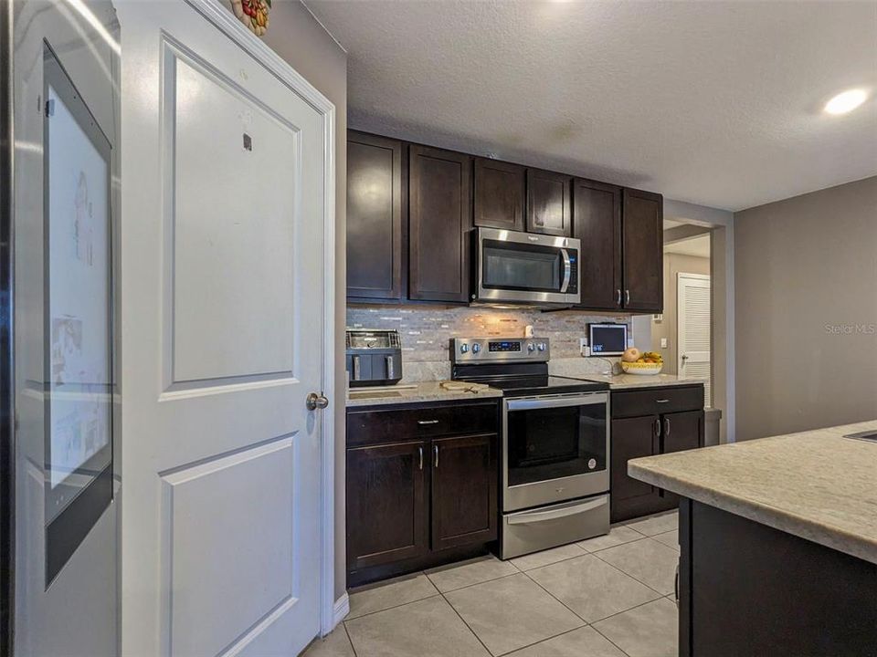 出租: $2,595 (4 贝兹, 2 浴室, 1827 平方英尺)